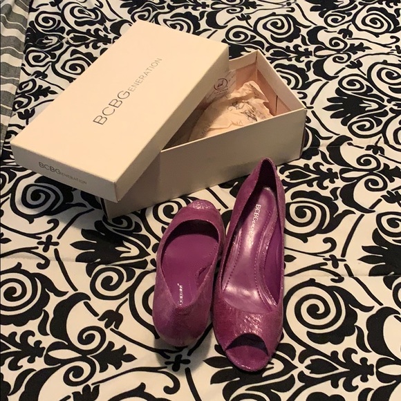 New! BCBG Raspberry Colored Open Toe Heels. NWT! - Picture 2 of 5